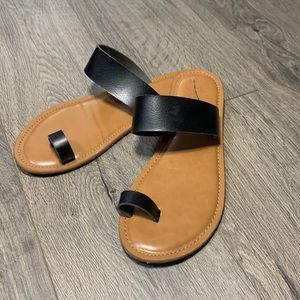 Universal Thread Black Sandals